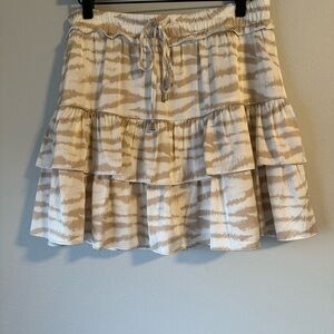 Entro Tiered Ruffled Cream and Tan Patterned Skort